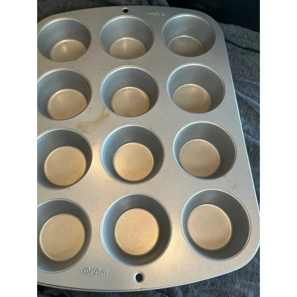 Wilton Perfect Results Cupcake Muffin Tin Pan 12 Count‎  Set/2